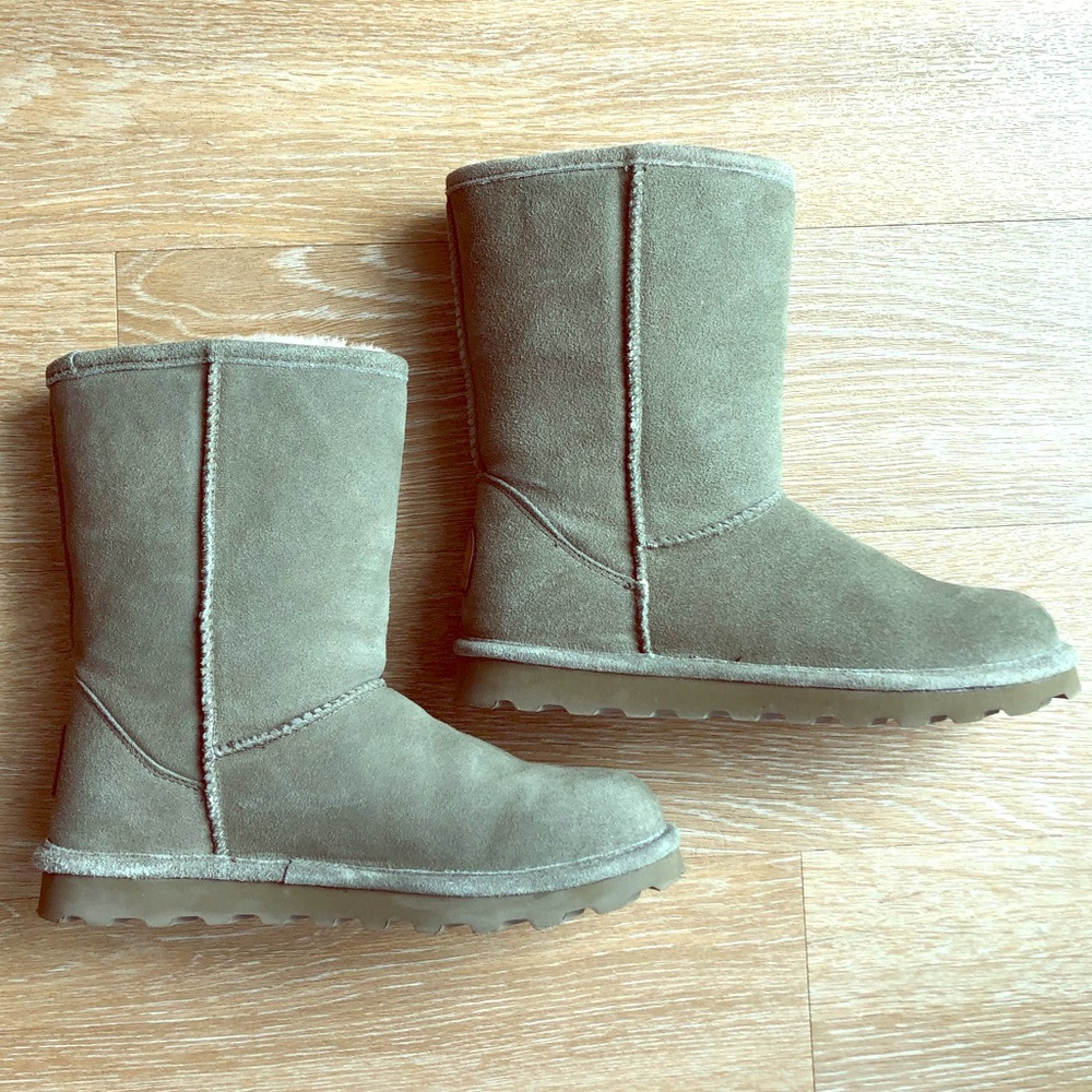 Bearpaw short boots!